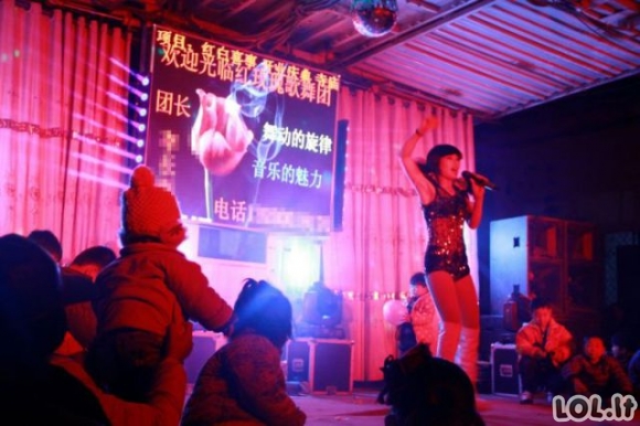 Kinijos keistenybės: Laidotuvių striptizo šokėjos