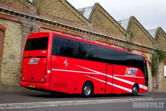Michaelo Schumacherio autobusas bus parduotas aukcione