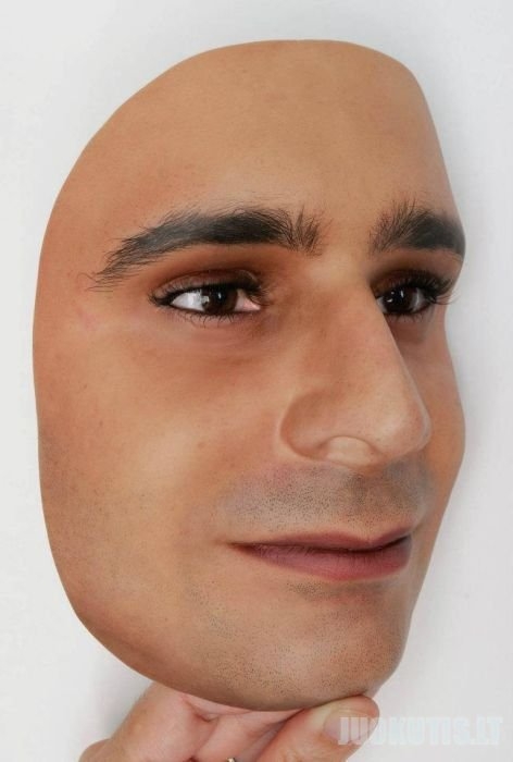 Realistiška 3D kaukė