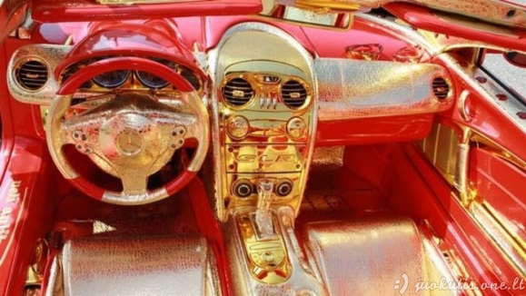 Auksinis automobilis