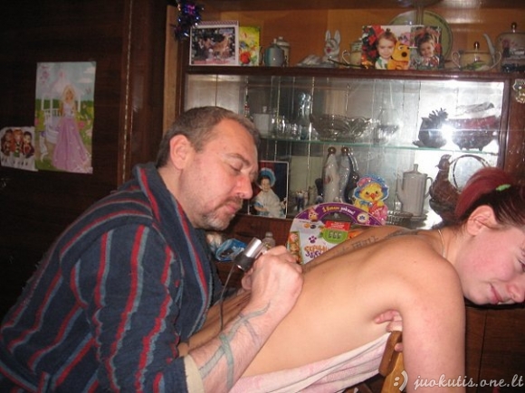 "Naminiai" tatuiruočių salonai