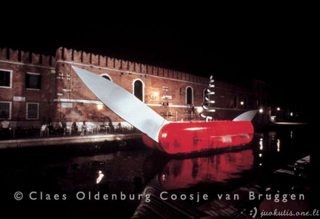 Milžiniškos Claes Oldenburg skulptūros
