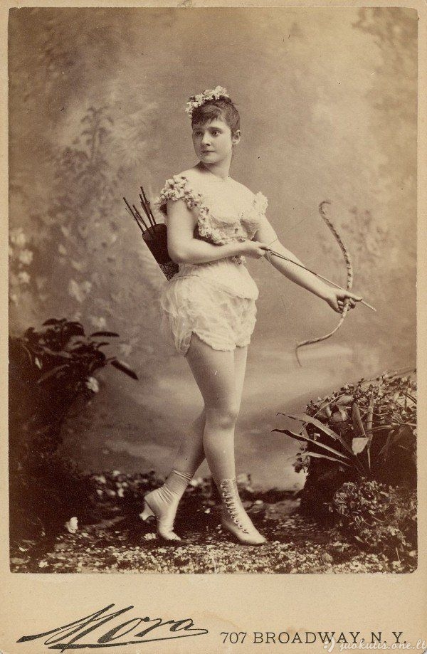 19 amžiaus šokėjos