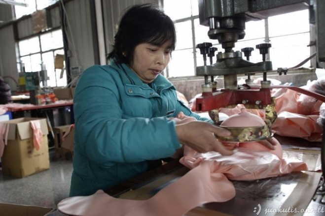 Guminių bobų gamyba Kinijoje