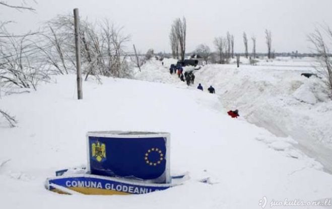 Žiema, žiemužė Rumunijos kaime