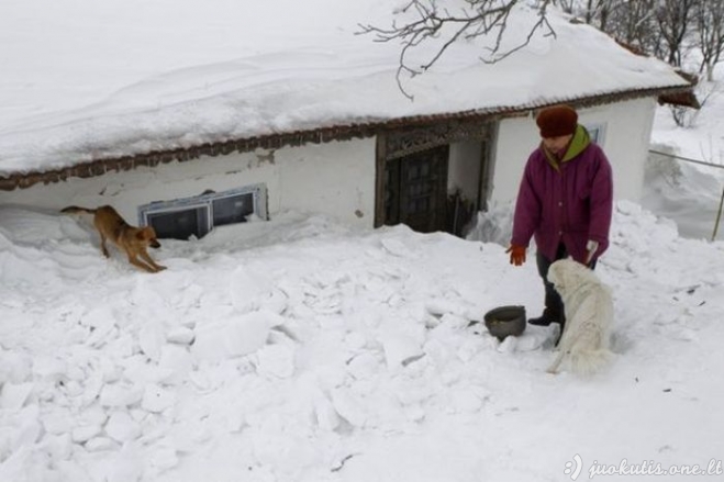Žiema, žiemužė Rumunijos kaime