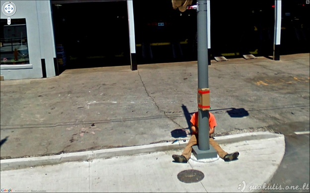 Google street view nuotraukos, kurių niekas neturėjo pamatyti