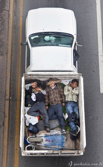 Meksikiečiai važiuoja į darbą