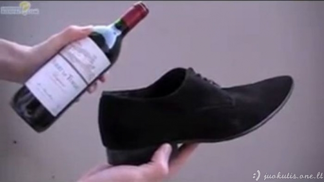 Kaip atidaryti vyno butelį be kamščiatraukio