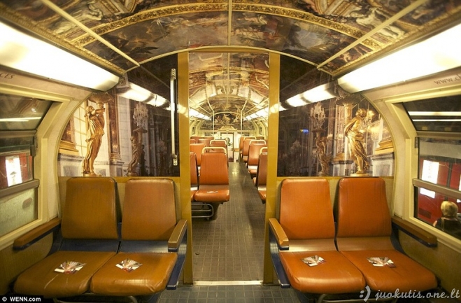 Paryžiaus metro traukiniu galima nukeliauti į pasaką