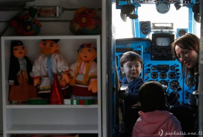 Vaikų darželis lėktuve