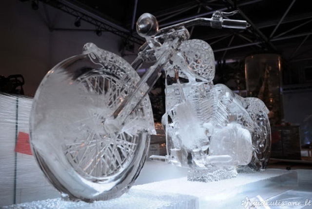 Magiškai gražios ledo skulptūros
