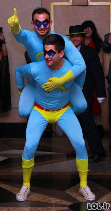 Geriausi Halloween kostiumai 2011