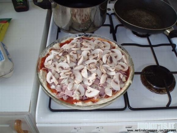 Kaip paruošti plonapadę pica?