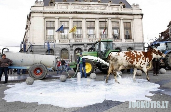 Protestas prieš pieno kainų mažinimą