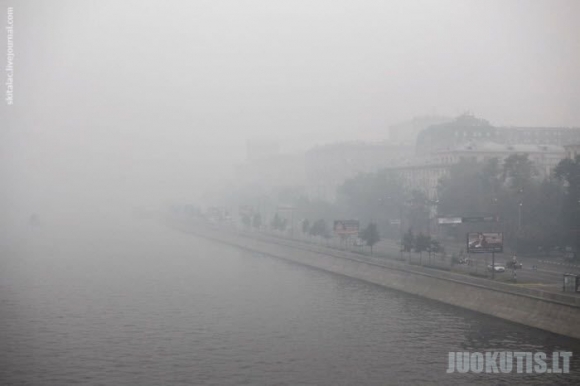 Smogas apgaubė Maskvą
