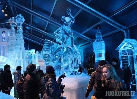 Fantastiškos ledo skulptūros (25 nuotraukos)