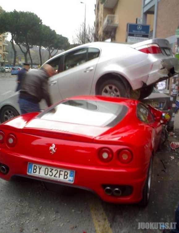 Vietoj Ferrario - dabar karutį tik vairuot :D (4 nuotraukos)