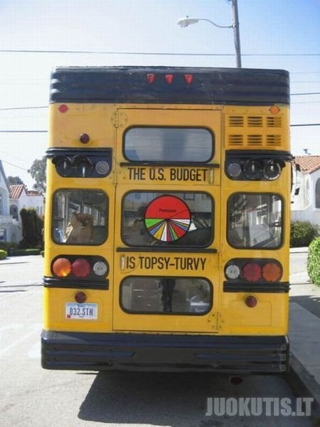 Meniškas mokyklos autobusas