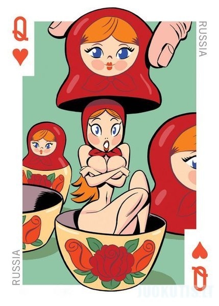 Įvairių tautybių merginos ant žaidimo kortų