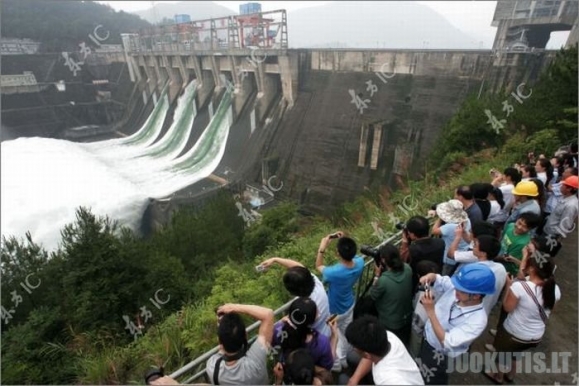 Kinija atidarė, Danubės upės užtvanką