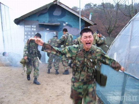 Juokingiausios nuotraukos iš kariuomenės. Antra dalis
