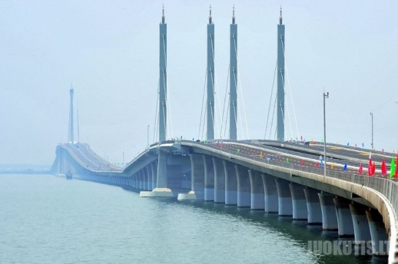 Kinija stato milžiniškus tiltus