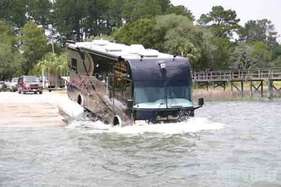 Autobusas-amfibija