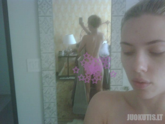 Nuogos Scarlett Johansson nuotraukos pradėjo naują madą