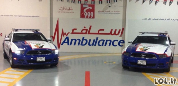 Dubajaus medikai pas pacientus lėks superautomobiliais