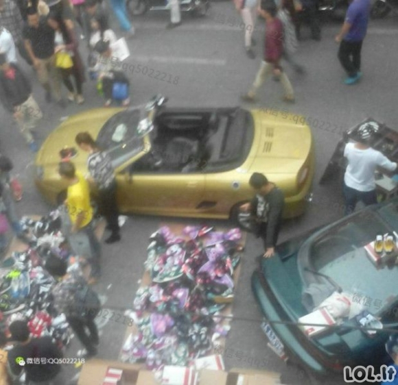 Keisti gatvės prekeiviai Kinijoje