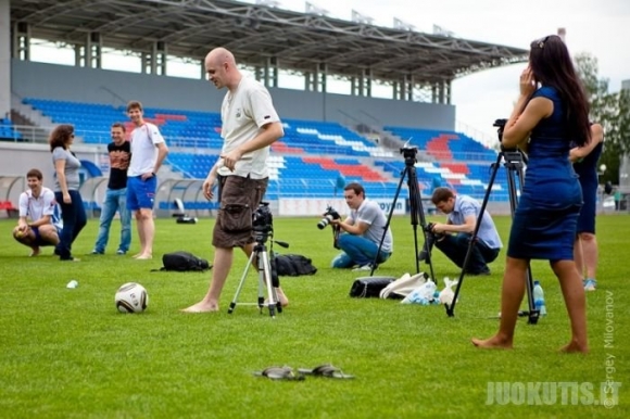 Maskvos regiono futbolininkės žaidė su bikini apranga