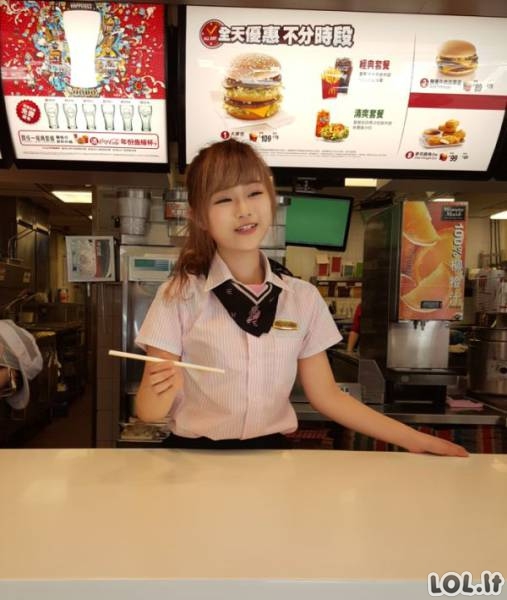Gražiausia McDonald's pardavėja pasaulyje?