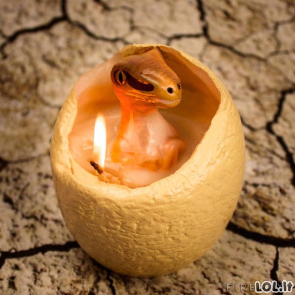 Kiaušinis-žvakė su netikėtų siuprizu
