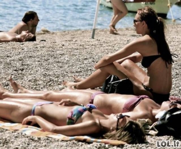 Karštos merginos Kroatijos paplūdimyje