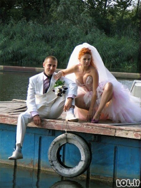 Keisčiausi kadrai iš rusiškų vestuvių [56 FOTO]
