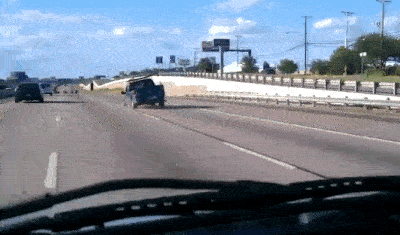 Katastrofiškų vairuotojų GIF rinkinys