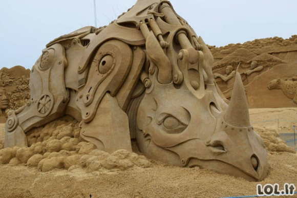 Neįtikėtini kūriniai iš smėlio [24 FOTO]