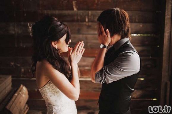 Neįkainojamos reakcijos, kai jaunieji pamato vienas kitą pirmą kartą per vestuvių dieną (20 nuotraukų)