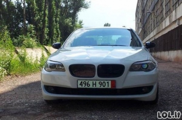 Šaunūs meistrai nerealiai perdarė BMW E39 (12 nuotraukų)