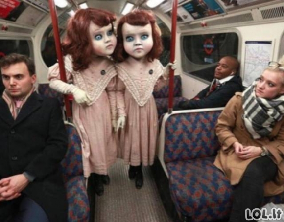 Londono metro keleiviai [GALERIJA]