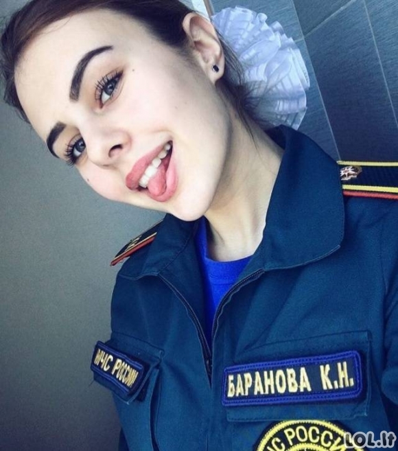 Merginos, tarnaujančios kariuomenėje Rusijoje [30 nuotraukų]