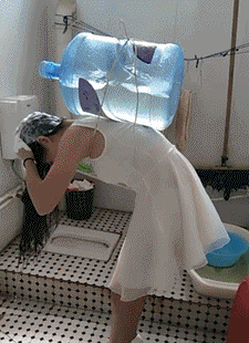 Kaip išsiplauti galvą kai nėra vandens