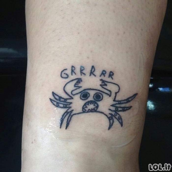 Visi renkasi šią tattoo meistrę, nes ji nemoka piešti. O jūs ar pasidarytumėte tatuiruotę pas ją?