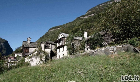 200 metų senumo namo šveicarų architekto rekonstrukcija nepaliko abejingų internete [GALERIJA]