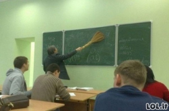 Kaip praėjo pirmi mėnesiai įvairiose mokyklose Kaip praėjo pirmi mėnesiai įvairiose mokyklose