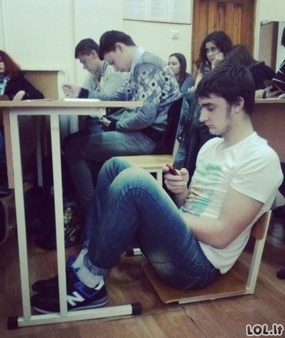 Kaip praėjo pirmi mėnesiai įvairiose mokyklose Kaip praėjo pirmi mėnesiai įvairiose mokyklose