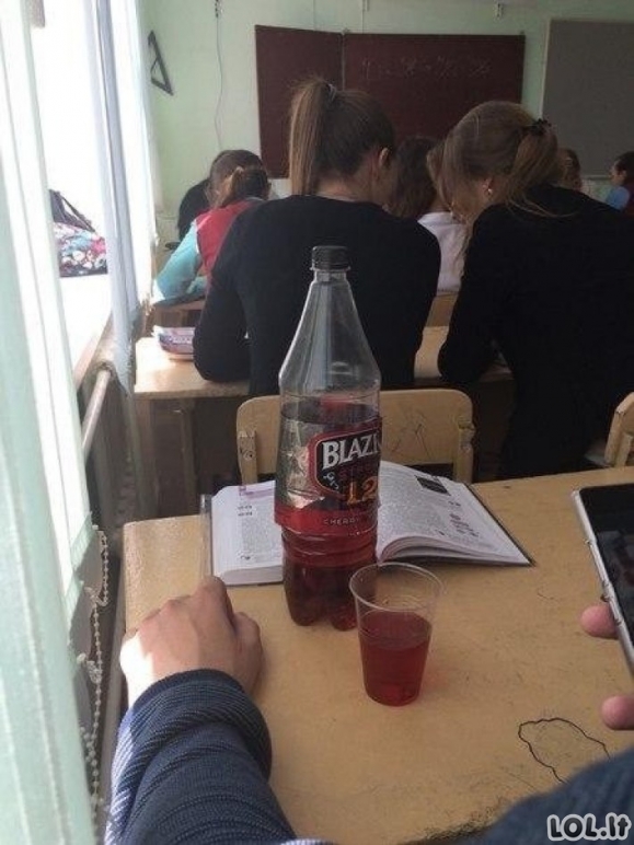 Kaip praėjo pirmi mėnesiai įvairiose mokyklose Kaip praėjo pirmi mėnesiai įvairiose mokyklose