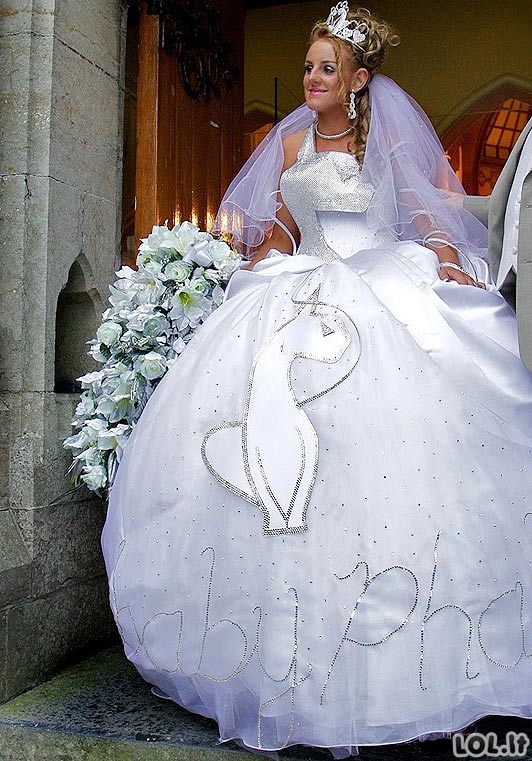Šokiruojančios vestuvinės suknelės