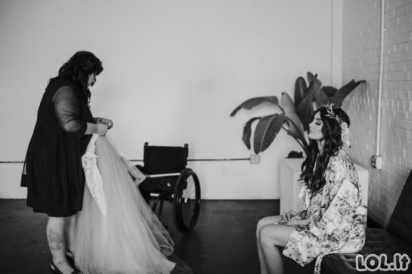 Paralyžiuota nuotaka savo netikėtu poelgiu nustebino visus vestuvių svečius